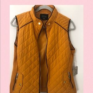 Active USA mustard vest